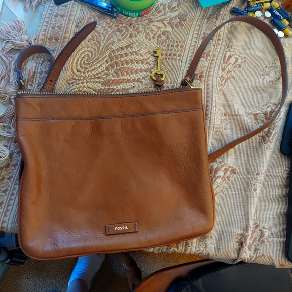 Fossil Handbags - VTG Fossil 100% Genuine Brown Leather Crossbody/Shoulder Bag. Adjustable Strap